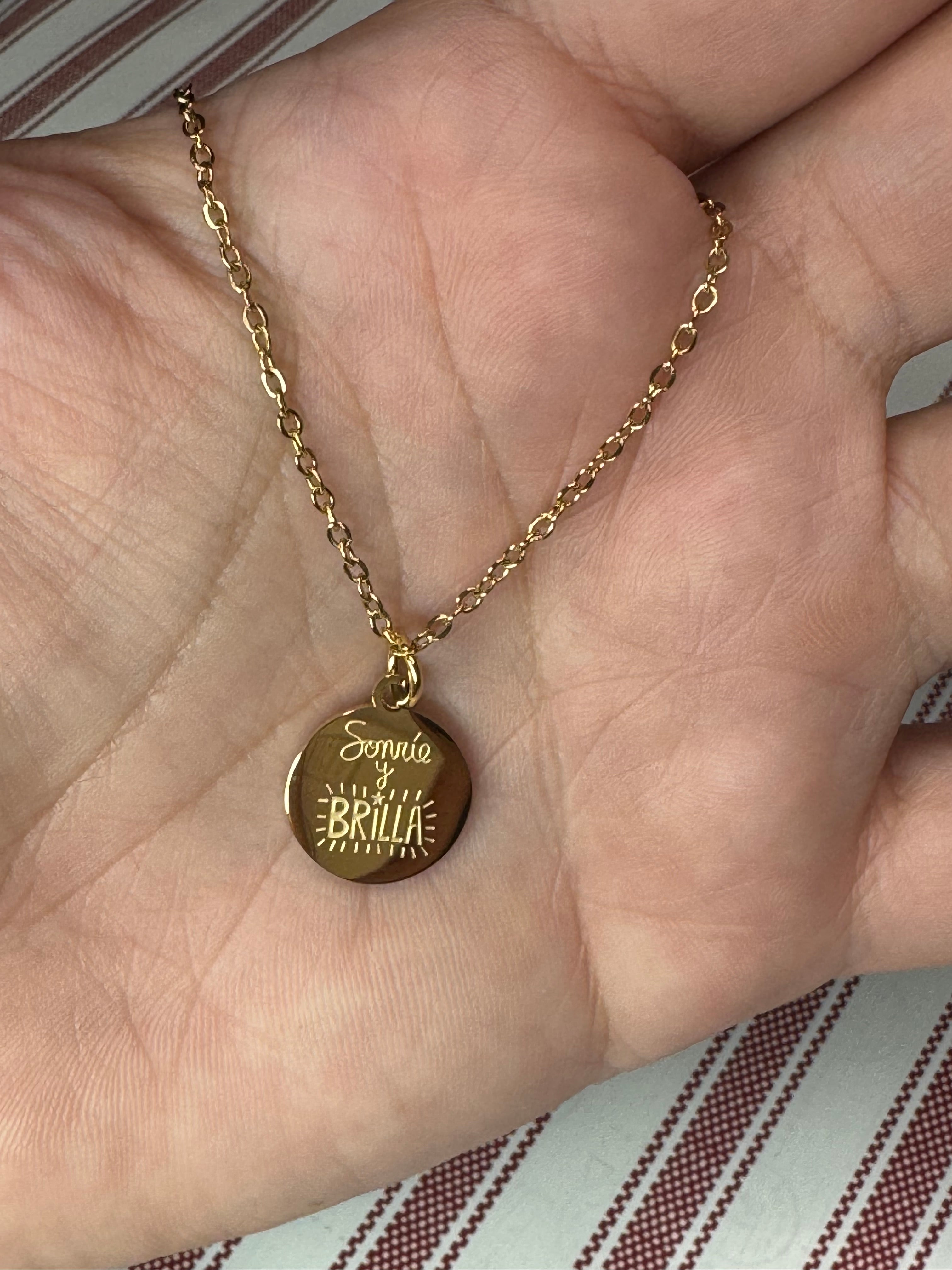 Cadena SONRÍE Y BRILLA