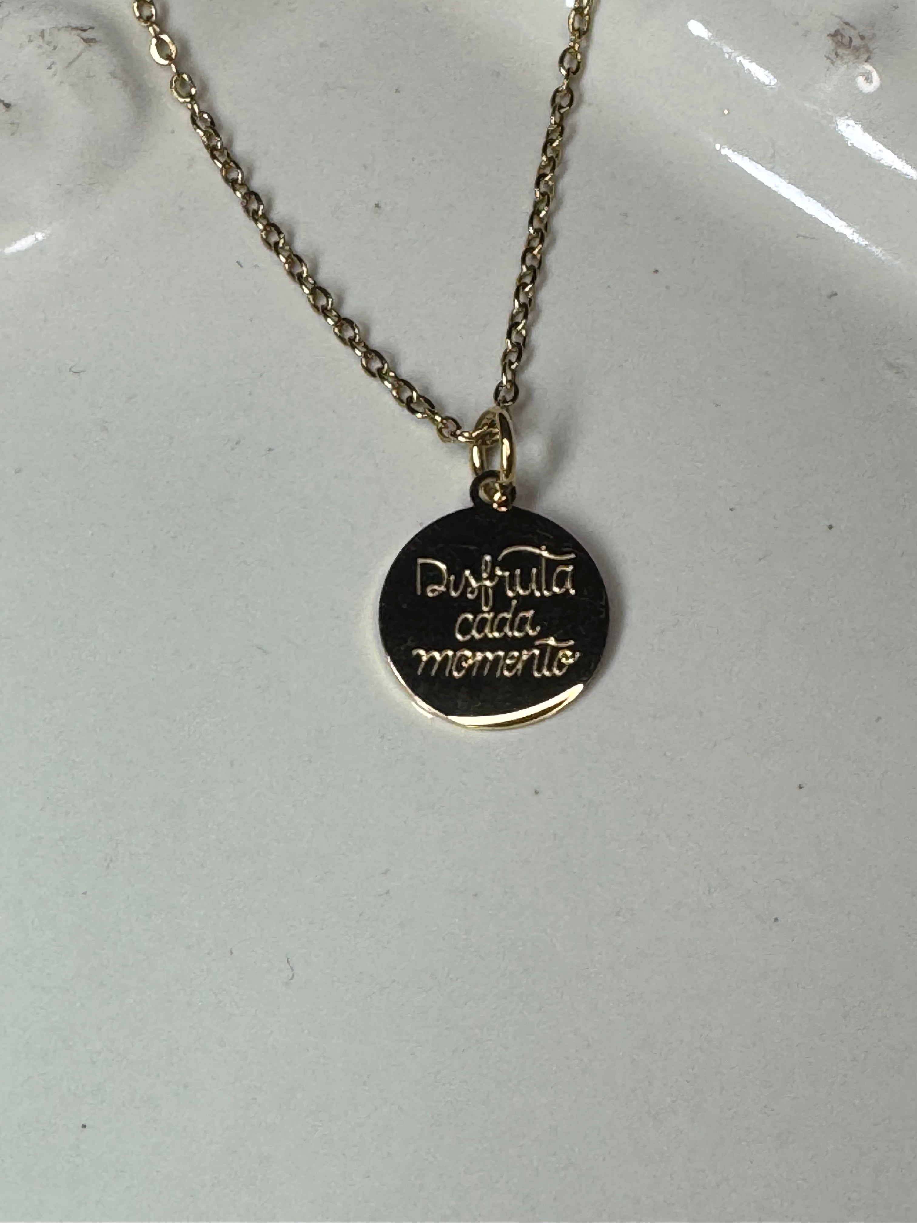 Cadena DISFRUTA CADA MOMENTO