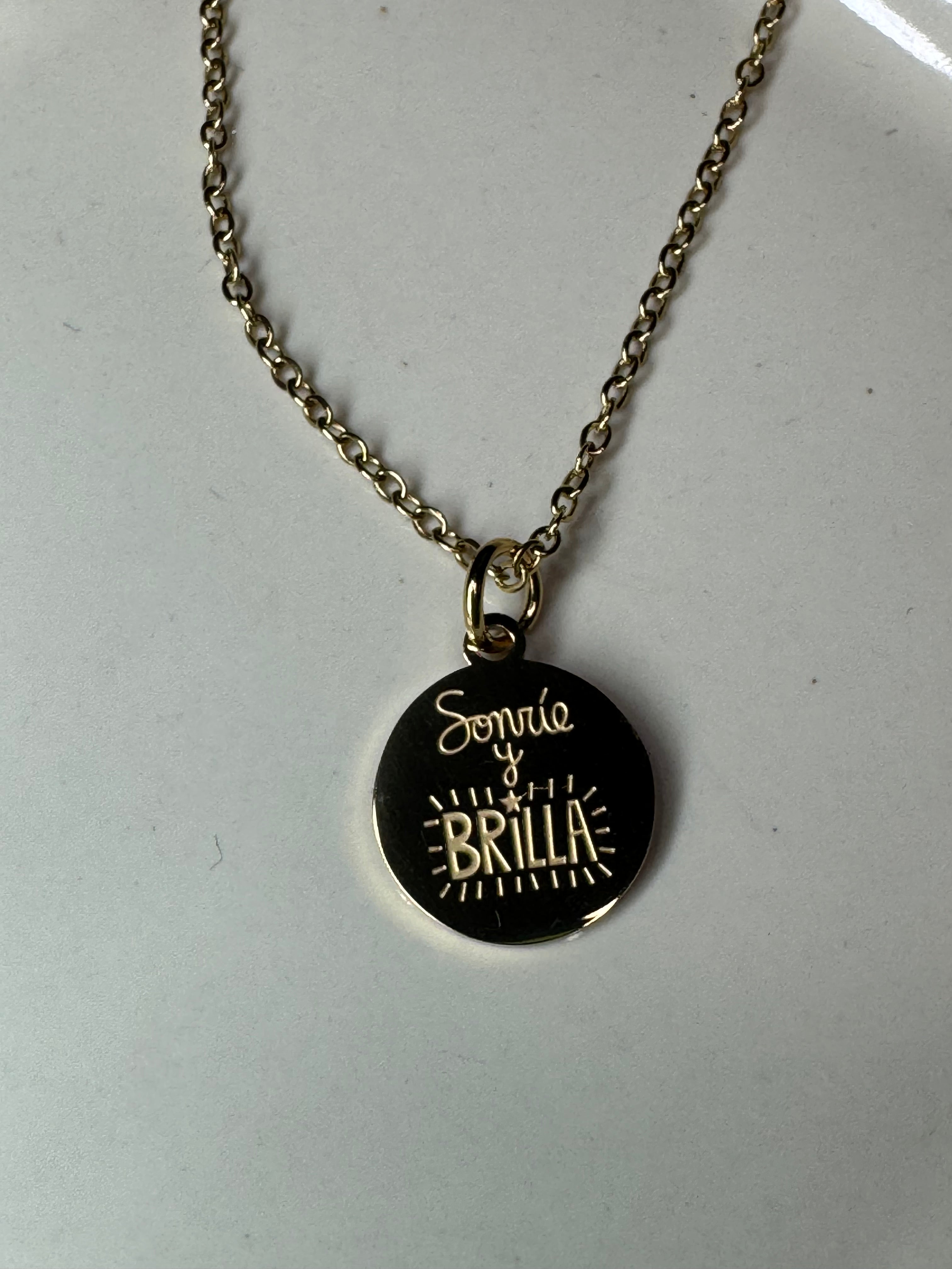 Cadena SONRÍE Y BRILLA